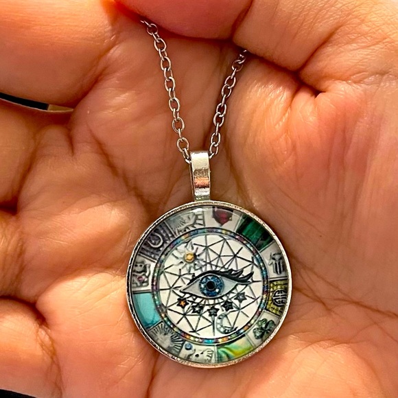 1 LEFT! Protective Evil Eye Pendant Necklace - Picture 5 of 5